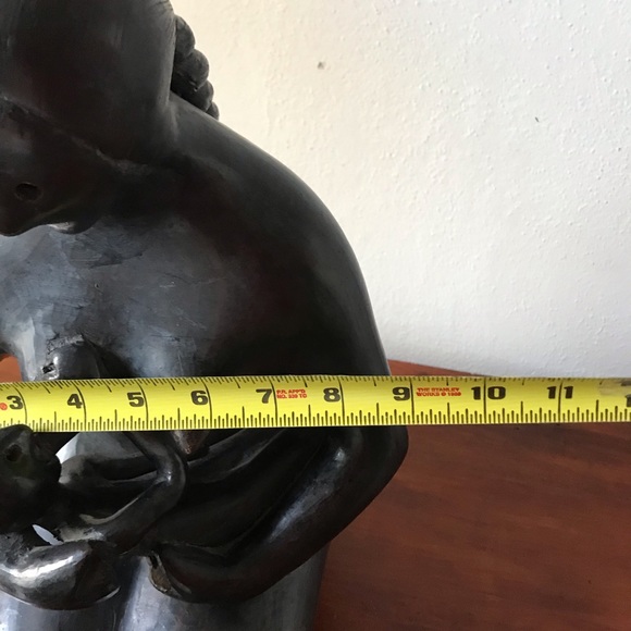 Signed Manuel Felguerez mexican black pottery sculpture of a mother and child - Picture 8 of 10
